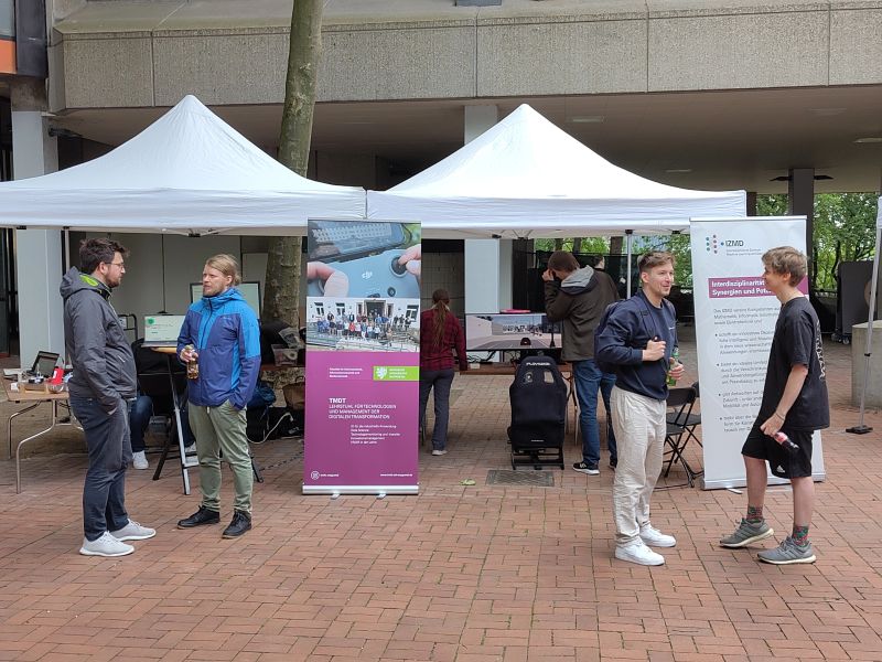 Vorstellung unserer Expertenchatsysteme auf dem Sommerfest der BUW sowie beim Tag der offenen Fakultät 6